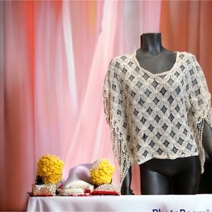 Jolt SZ MD short, Lacey, eyelet blouse top with fringe, cream color tunic